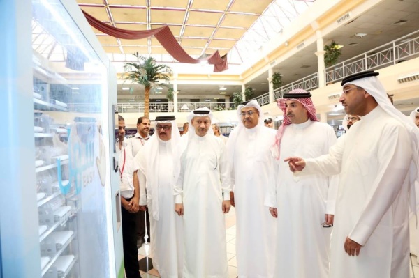 تظليل منطقة مزاد الأسماك وتنظيم مواقف الشاحنات في السوق المركزي