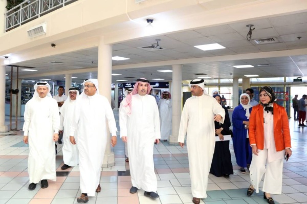 تظليل منطقة مزاد الأسماك وتنظيم مواقف الشاحنات في السوق المركزي