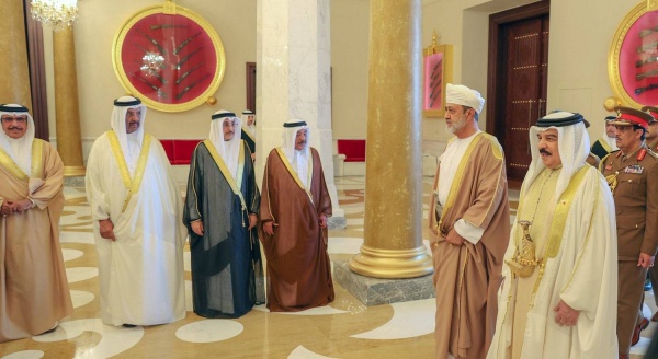 الملك يعقد جلسة مباحثات مع سلطان عمان ويشهدان التوقيع على عدد من الاتفاقيات