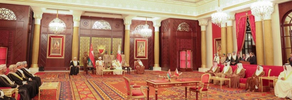 الملك يعقد جلسة مباحثات مع سلطان عمان ويشهدان التوقيع على عدد من الاتفاقيات