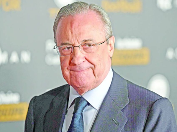 نابولي يصارع لمنع الصفقة الحتمية لنجمه الجورجي..  &laquo;القرش&raquo; يرسم خطة الانقضاض على خفيتشا