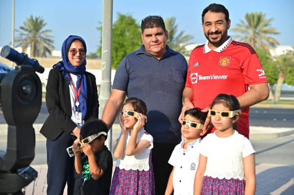 الحجري: لأكثر من ساعتين حضور غفير لرصد كسوف الشمس