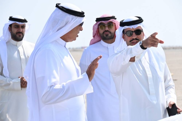 وزير الصناعة وسفير البحرين لدى الولايات المتحدة الأمريكية يقومان بزيارة منطقة التجارة الأمريكية الواقعة في مدينة سلمان الصناعية