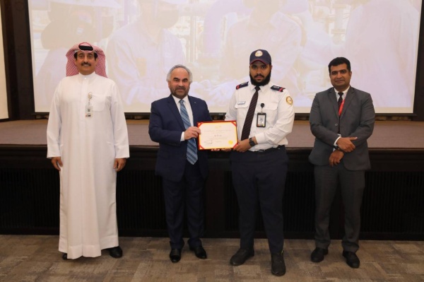 الرئيس التنفيذي لـ &laquo;بابكو&raquo; يكرم موظفي الأمن لعملهم المتميز