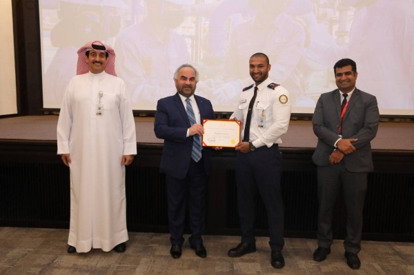 الرئيس التنفيذي لـ &laquo;بابكو&raquo; يكرم موظفي الأمن لعملهم المتميز