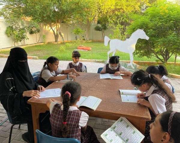 مشروع &laquo;بالقرآن نحيا&raquo; للطالبات.. اكتشاف وتطوير 50 متميزة في الحفظ والتلاوة