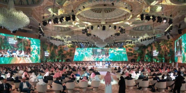 وزير المالية: البحرين تواصل تعزيز مساعيها الهادفة إلى تنويع قاعدتها الاقتصادية