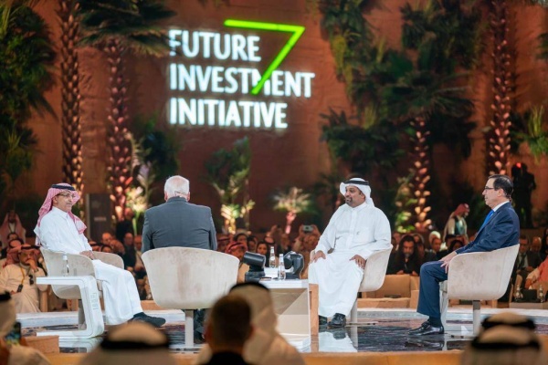 وزير المالية: البحرين تواصل تعزيز مساعيها الهادفة إلى تنويع قاعدتها الاقتصادية