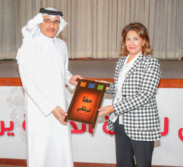 العصفور يشيد بجهود جمعية رعاية الطفل والأمومة ومسيرة عطائها المضيئة 

 