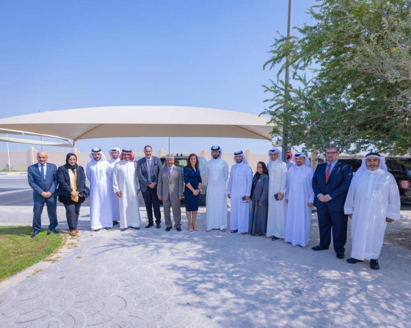 ناصر بن حمد: أبناء الوطن هم قصص النجاح وجنود للعمل المتميز