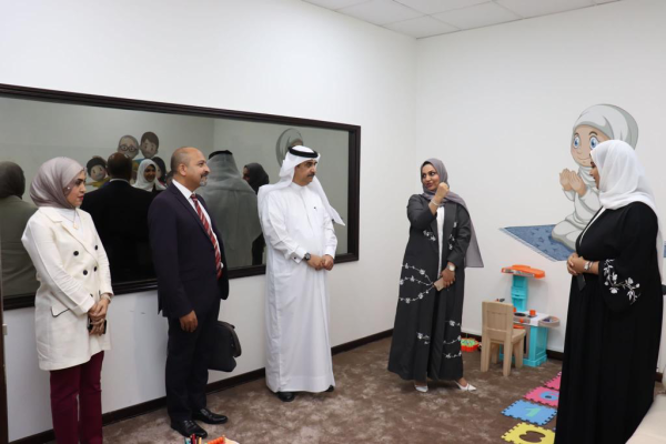 النائب العام يستقبل رئيس كلية القانون في "هدرسفيلد" البريطانية