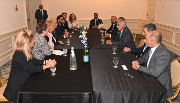 وزير الصناعة والتجارة يلتقي عددا من رؤساء الجمعيات الاقتصادية بتل ابيب