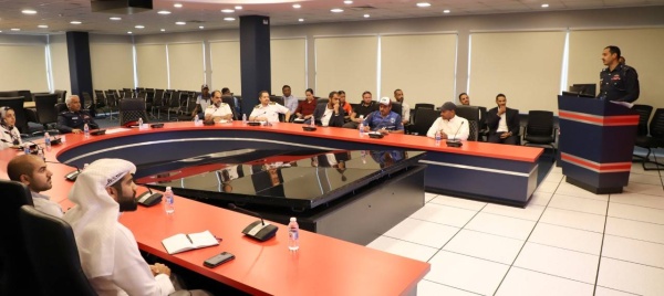 خفر السواحل تعقد اجتماعاً موسعا مع ممثلي وزارة المواصلات ووزارة الصناعة والشركات السياحية البحرية