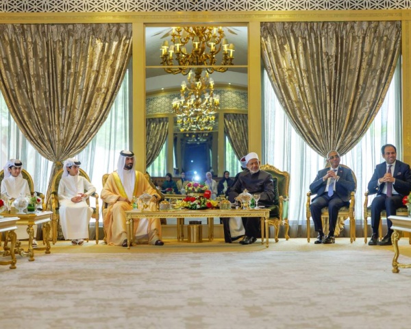 بحضور أنجال سموه.. ناصر بن حمد: دور بارز للإمام الأكبر أحمد الطيب في تعزيز مكانة الإسلام وقيمه