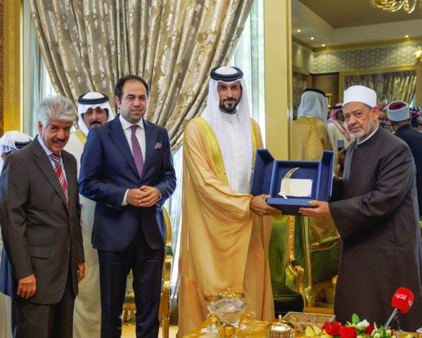 بحضور أنجال سموه.. ناصر بن حمد: دور بارز للإمام الأكبر أحمد الطيب في تعزيز مكانة الإسلام وقيمه