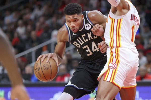 هوكس يلحق الهزيمة الأولى بباكس في دوري السلة الأمريكي