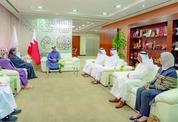 خالد بن حمد يشهد توقيع مذكرة تعاون بين جامعة البحرين وهيئة الرياضة