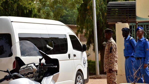 الغيرة القاتلة.. سودانية تحرق زوجها وهو نائم