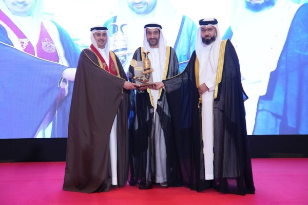 &laquo;المحرق الخيرية&raquo; تزف 120 شاباً في حفل زواج جماعي