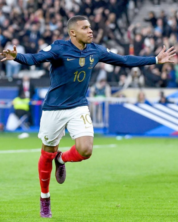 كيف نوقف مبابي .. "بيغ بن" جديد !