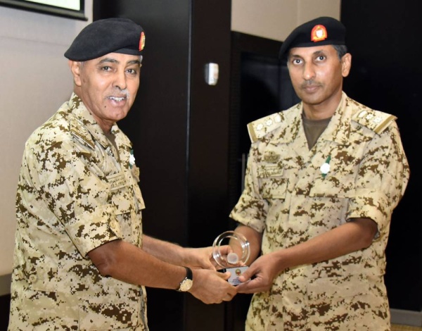 رئيس هيئة الأركان يرعى الحفل الختامي لمنافسات بطولة التنس الأرضي