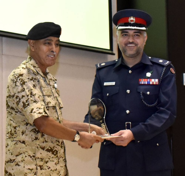 رئيس هيئة الأركان يرعى الحفل الختامي لمنافسات بطولة التنس الأرضي