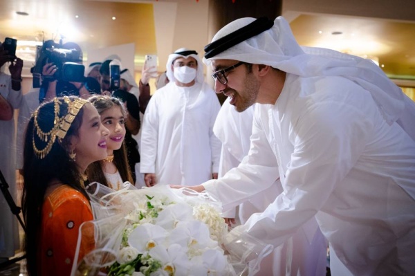 عبدالله بن زايد يحضر حفل سفارة البحرين بمناسبة العيد الوطني الـ 51 للمملكة