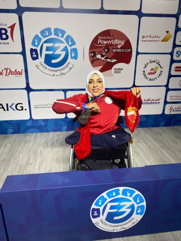 "الفردان"حققت "فضيتان" في بطولة فزاع الدولية الثانية عشر لرفعات القوة  - دبي 2022