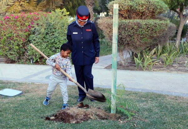 الأكاديمية الملكية للشرطة تنظم فعالية " نغرسها في حب البحرين"  بمناسبة الأعياد الوطنية