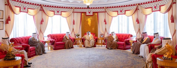 الملك يستقبل نايف الحجرف بمناسبة انتهاء فترة عمله