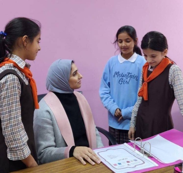 مبادرة ناجحة في ابتدائية النزهة للبنات.. &laquo;البيوت المدرسية&raquo; تعزز السلوكيات الإيجابية بأسلوب تحفيزي