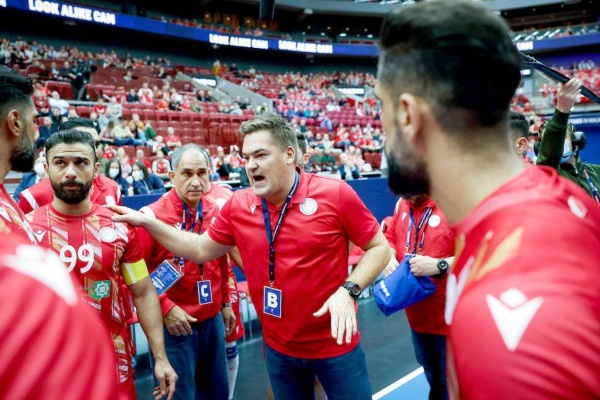 هل يخبئ آرون مفاجأة لموقعة بلجيكا ؟