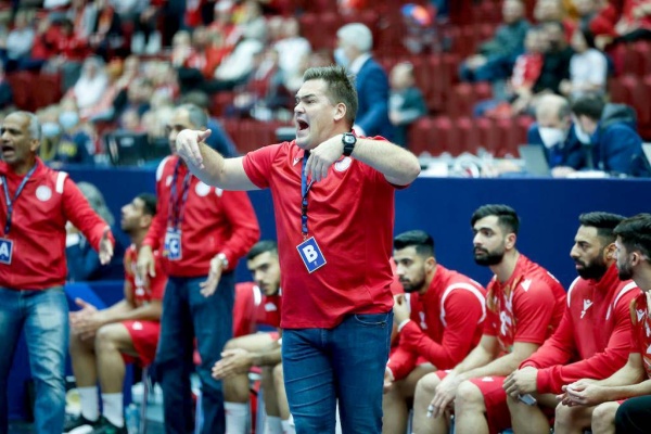 هل يخبئ آرون مفاجأة لموقعة بلجيكا ؟