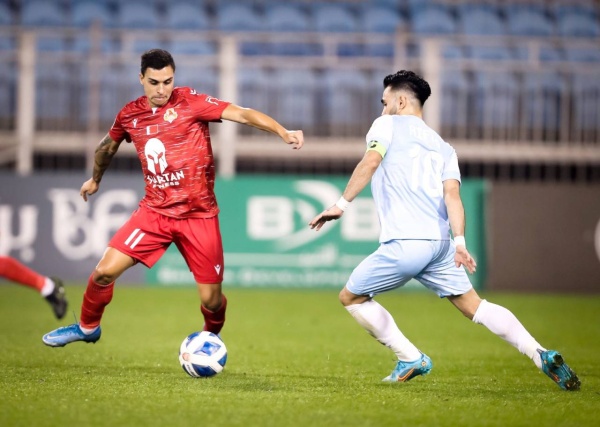 بعد زجه لـ 3 لاعبين بالوقت الضائع 
متروك بحث عن التعادل.. فجاء بالفوز للشرقي