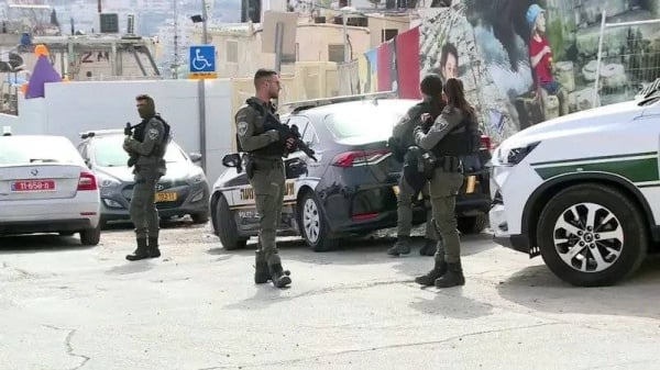 إغلاق منزل منفذ عملية القدس.. ومقتل فلسطيني برصاص مستوطن