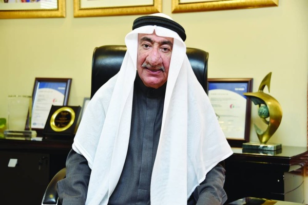 يروي لـ &laquo;الوطن&raquo; سيرته في الحياة.. إبراهيم زينل: نصف قرن من النجاح في مجال المواد الغذائية وسعيد بما حققته