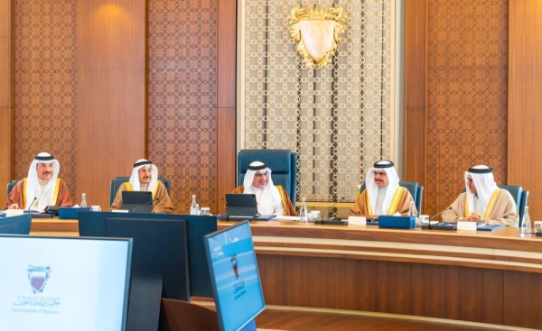 مجلس الوزراء يطلق 5 مبادرات لتوظيف الأطباء.. و800 دينار حد أدنى لأجورهم