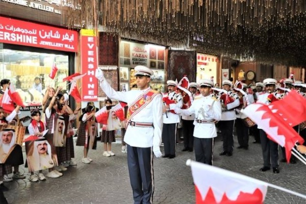 وزارة الداخلية تنظم استعراضا ميدانيا وجماهيريا بمناسبة الذكرى الثانية والعشرين لإقرار ميثاق العمل الوطني