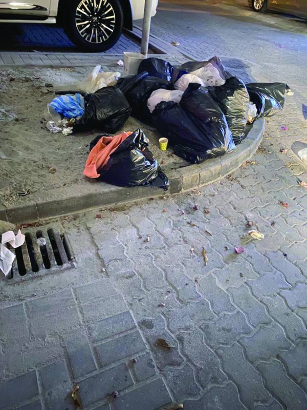 عبدالله دراج يقترح السماح بصيد الكلاب بمقابل مادي