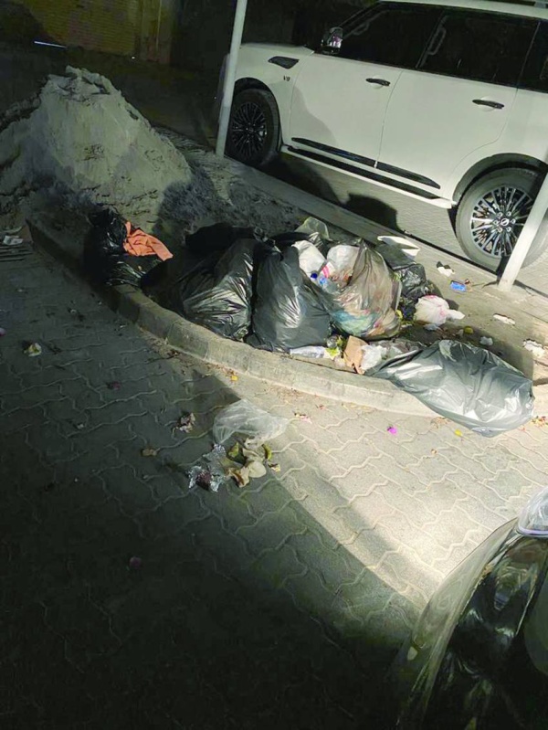 عبدالله دراج يقترح السماح بصيد الكلاب بمقابل مادي