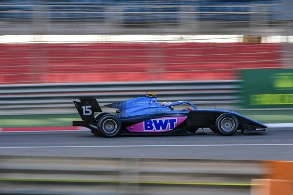 غداً ختام التجارب الرسمية لبطولتي الفورمولا 2 والفورمولا 3 في حلبة البحرين الدولية