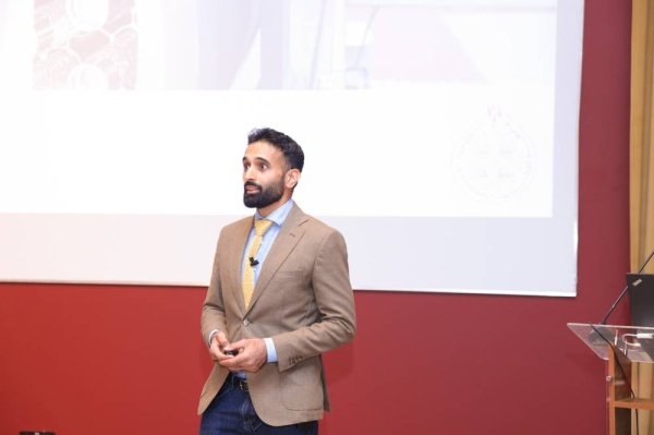 جامعة البحرين تستضيف تجارب علمية متعددة تنفذ بواسطة ضوء السنكروترون