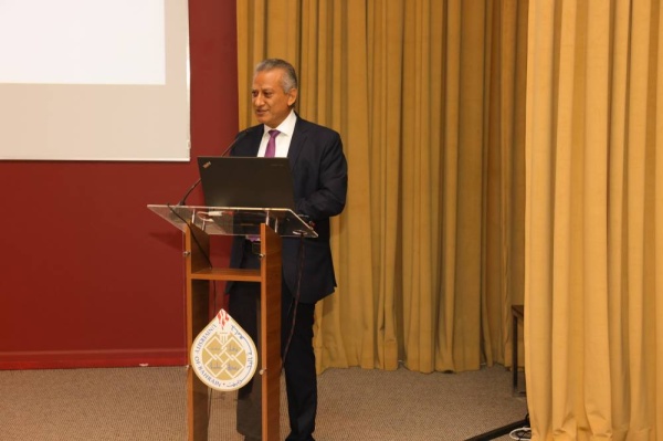 جامعة البحرين تستضيف تجارب علمية متعددة تنفذ بواسطة ضوء السنكروترون