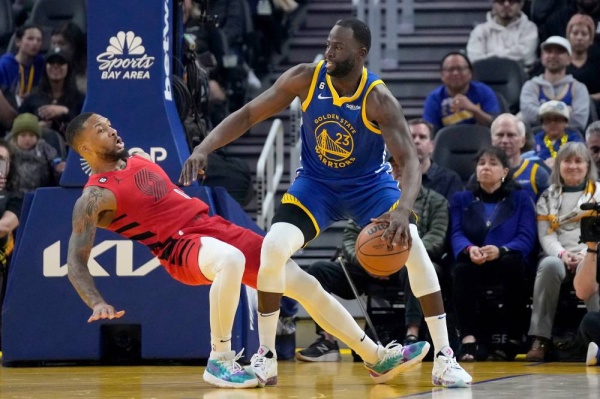 مورانت يقود جريزليس للفوز على ليكرز