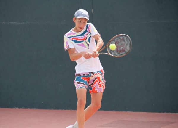 الروماني يانيك يقترب من الاحتفاظ بلقب الفردي وخروج وصيفة بطلة الفتيات