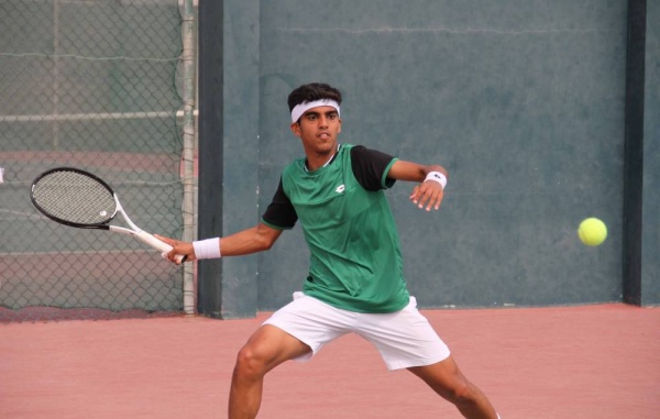 الروماني يانيك يقترب من الاحتفاظ بلقب الفردي وخروج وصيفة بطلة الفتيات