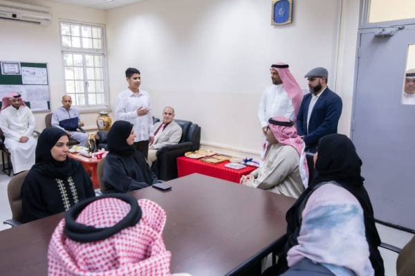 وزير التربية والتعليم يزور مدرسة الدراز الإعدادية للبنين