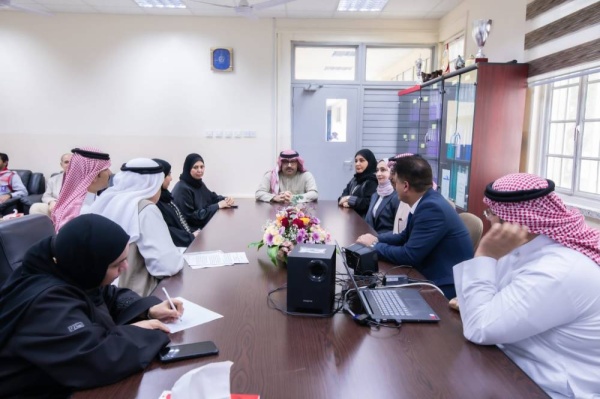 وزير التربية والتعليم يزور مدرسة الدراز الإعدادية للبنين