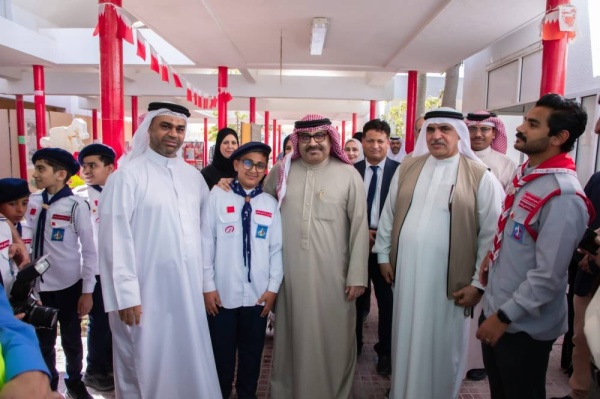 وزير التربية والتعليم يزور مدرسة الدراز الإعدادية للبنين