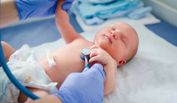 أمراض الجلد ونقص الفيتامينات أبرز مضاعفات التهاب الكبد الوليدي